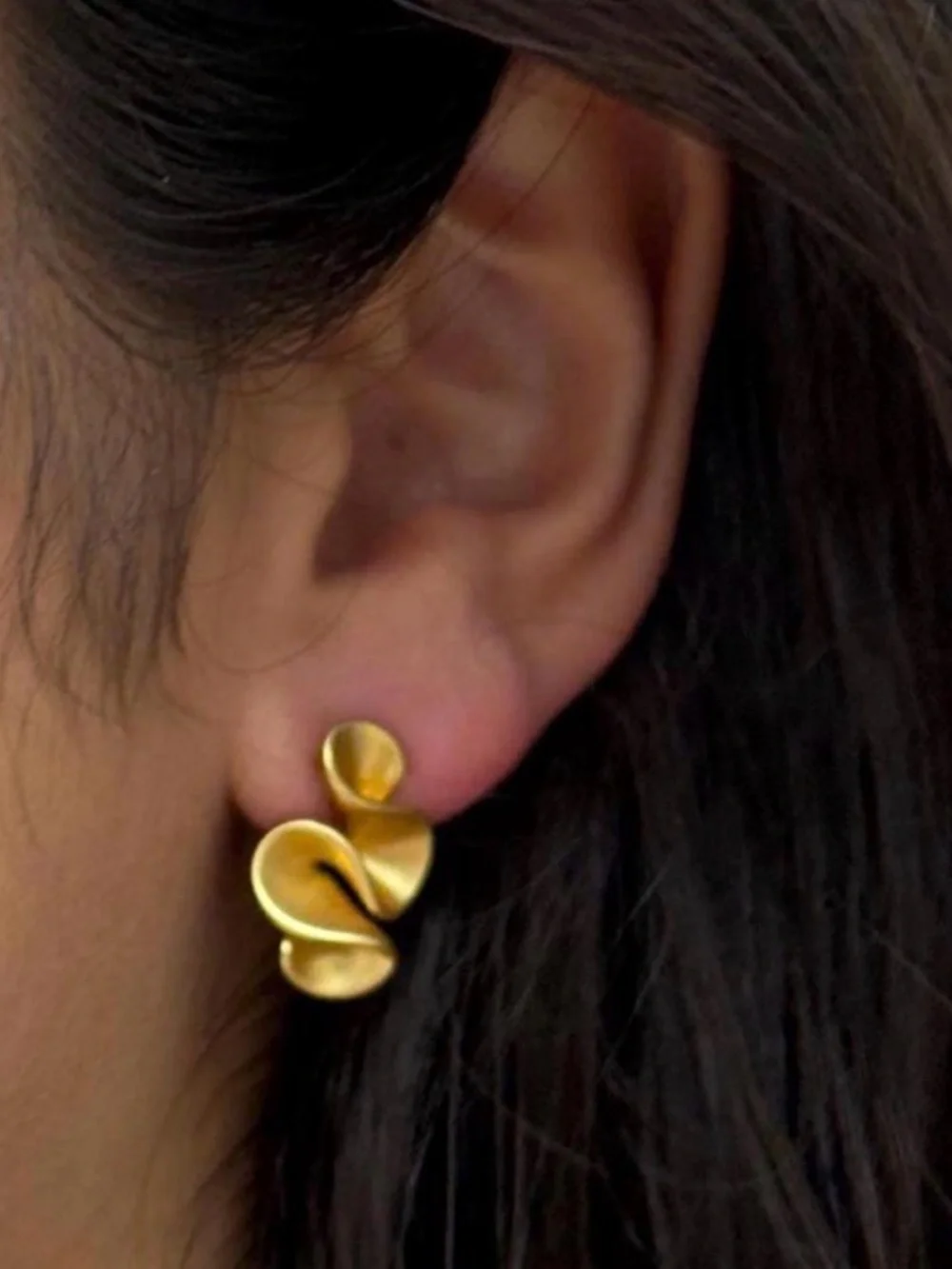 NEW large Yellow Gold Plated Sculptural Wave Stud Earrings 13.5mm * 20.2mm
